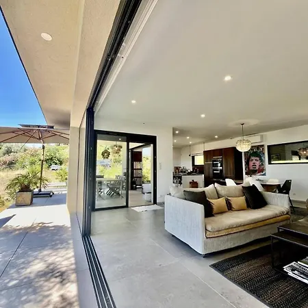 Villa D'architecte Avec Vue Imprenable Et Piscine Chauffee *