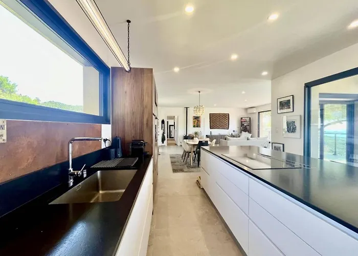 D'architecte Avec Vue Imprenable Et Piscine Chauffée Villa