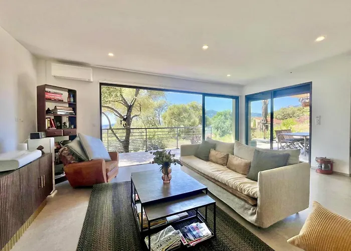 D'architecte Avec Vue Imprenable Et Piscine Chauffée Viggianello