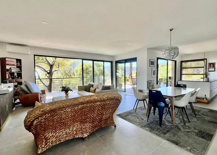 D'architecte Avec Vue Imprenable Et Piscine Chauffée * Viggianello