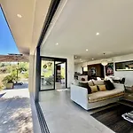 D'architecte Avec Vue Imprenable Et Piscine Chauffee *