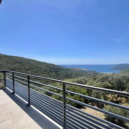 Villa D'architecte Avec Vue Imprenable Et Piscine Chauffee *