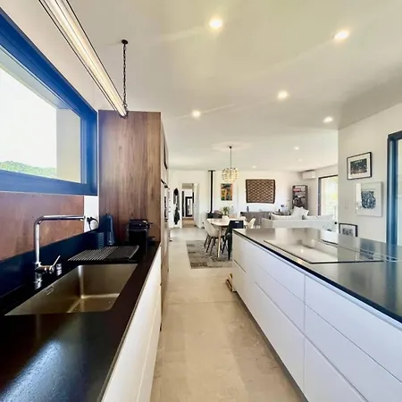 D'architecte Avec Vue Imprenable Et Piscine Chauffee Villa