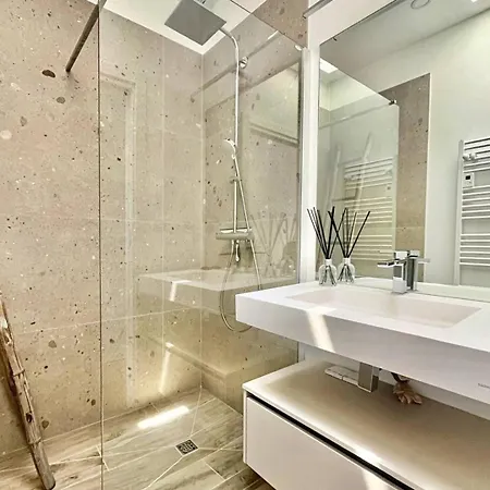 D'architecte Avec Vue Imprenable Et Piscine Chauffee Villa