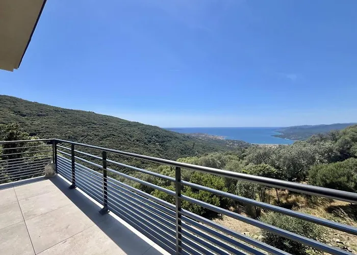 Villa D'architecte Avec Vue Imprenable Et Piscine Chauffee *