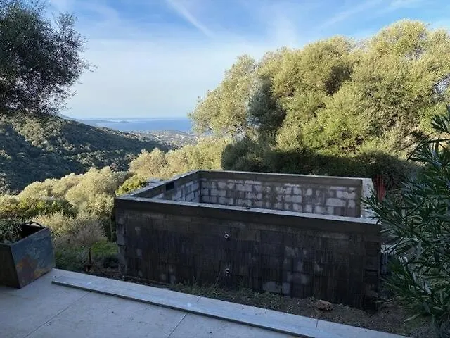 D'architecte Avec Vue Imprenable Et Piscine Chauffee